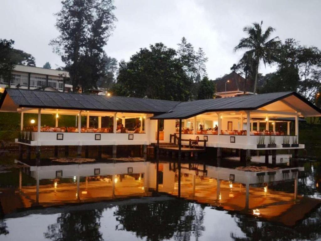 Selabintana Conference Resort Sukabumi Bagian luar foto
