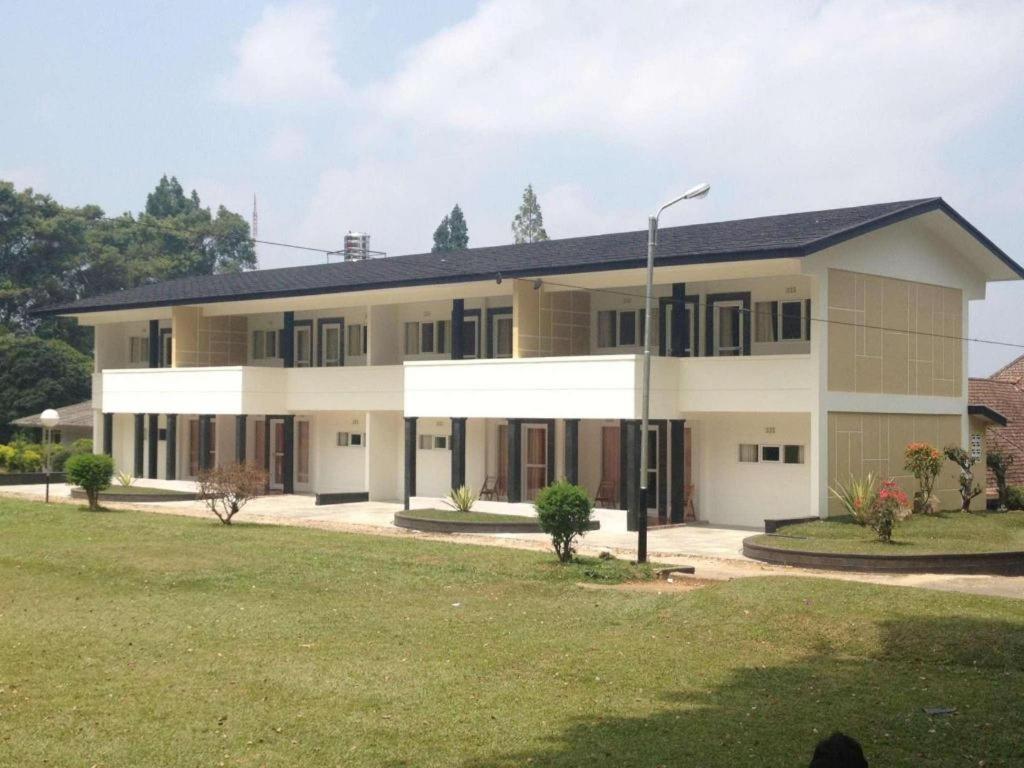 Selabintana Conference Resort Sukabumi Bagian luar foto