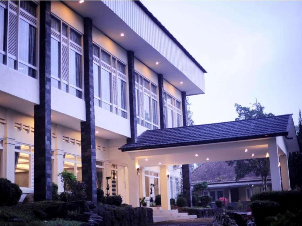 Selabintana Conference Resort Sukabumi Bagian luar foto