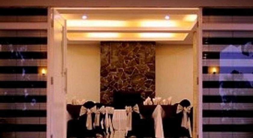 Selabintana Conference Resort Sukabumi Bagian luar foto