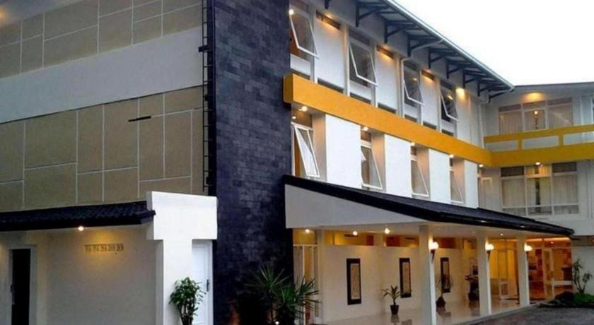 Selabintana Conference Resort Sukabumi Bagian luar foto