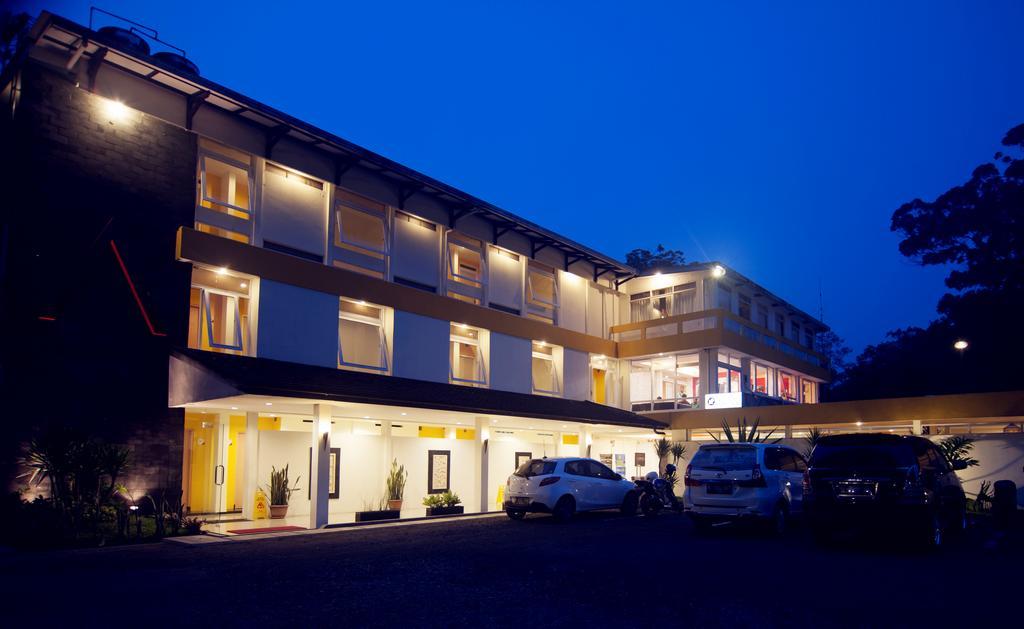 Selabintana Conference Resort Sukabumi Bagian luar foto